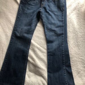 Women’s Levi’s pants